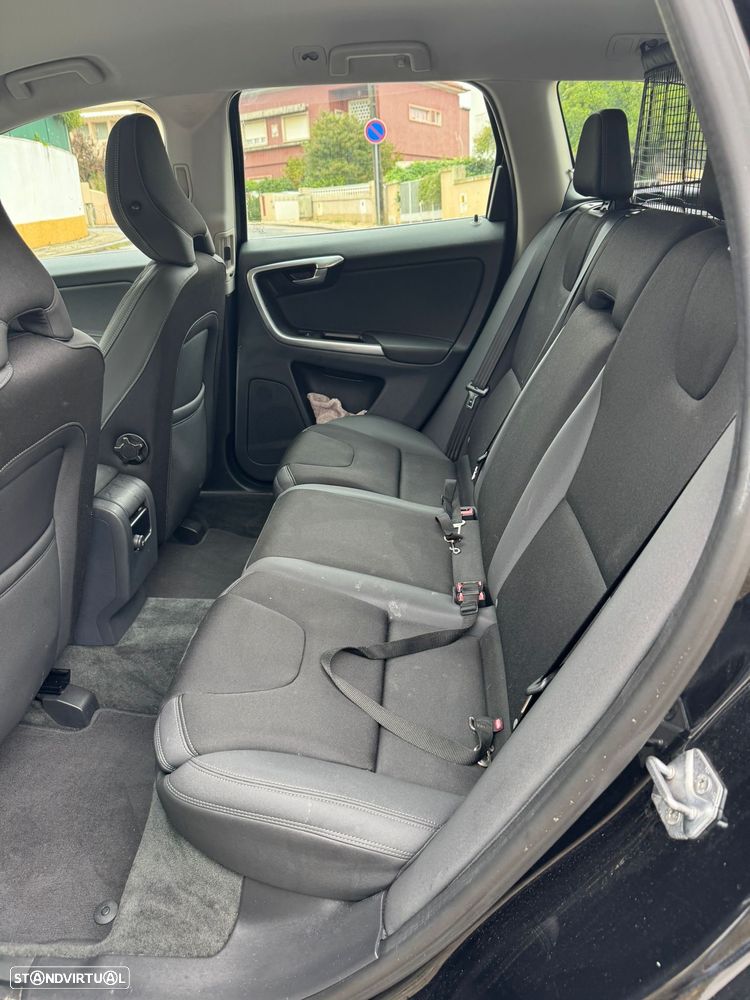 Volvo XC 60 2.0 D4 Momentum - 7