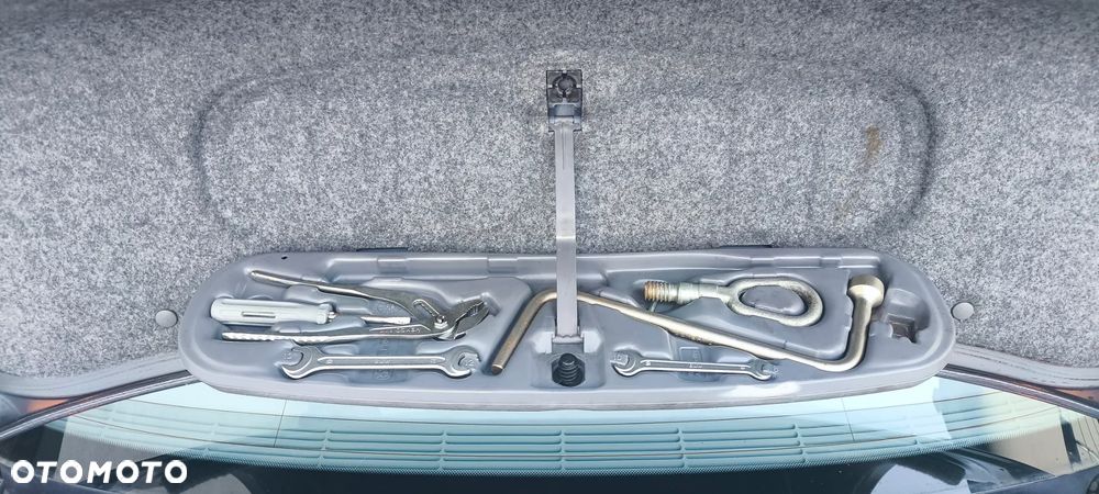 BMW Seria 3 - 35