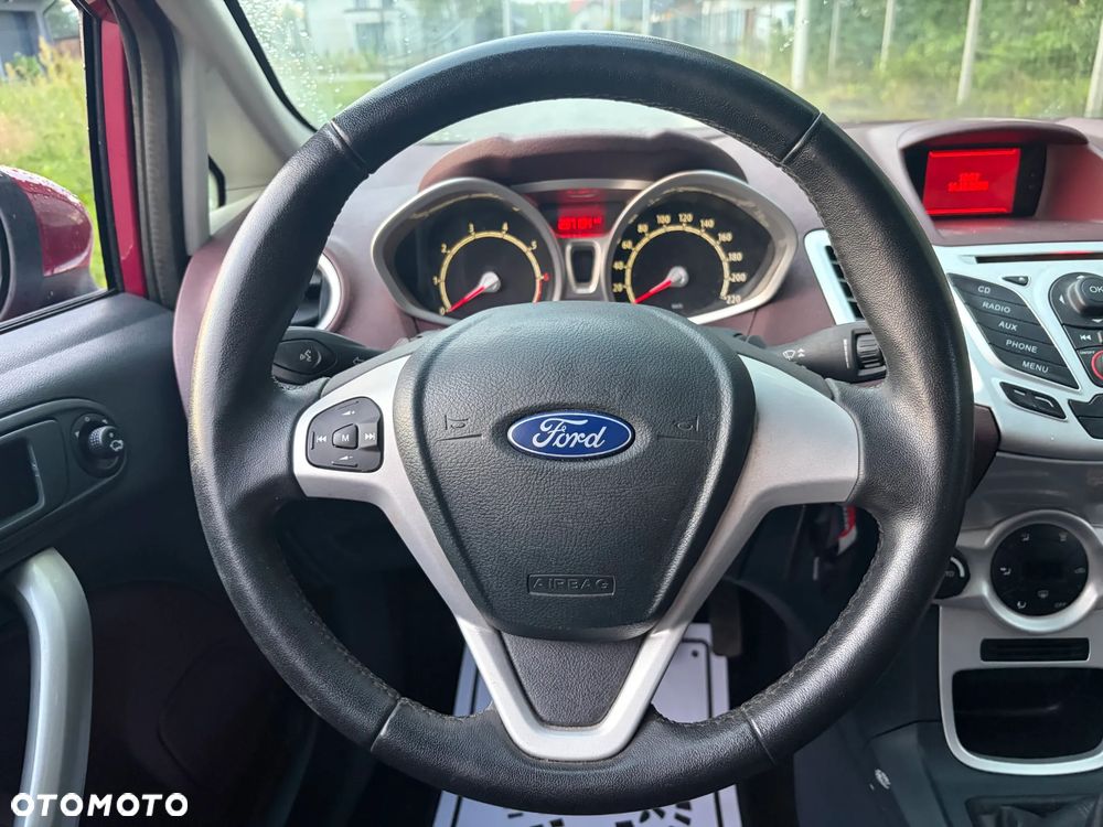 Ford Fiesta 1.4 Ghia - 17