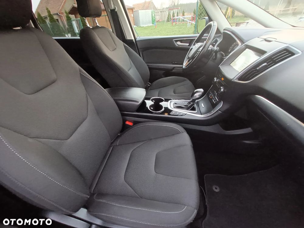 Ford S-Max - 14