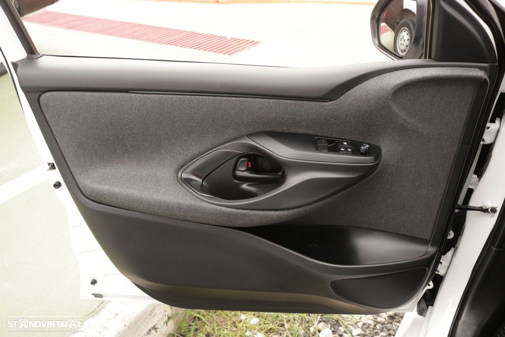 Toyota Yaris 1.5 HDF Comfort - 26