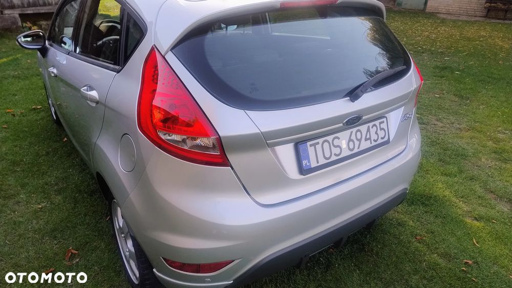 Ford Fiesta 2010 photo 3