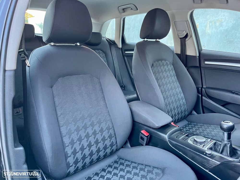 Audi A3 Sportback 1.6 TDI Attraction Ultra - 24