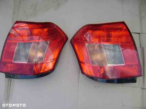 Toyota Corolla E12 E 12 lampa tyl tylna prawa