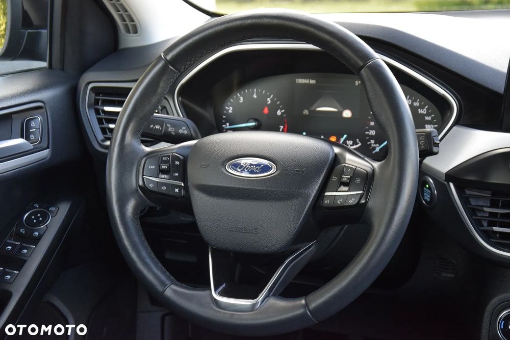 Ford Focus 1.0 EcoBoost Start-Stopp-System TITANIUM DESIGN - 30