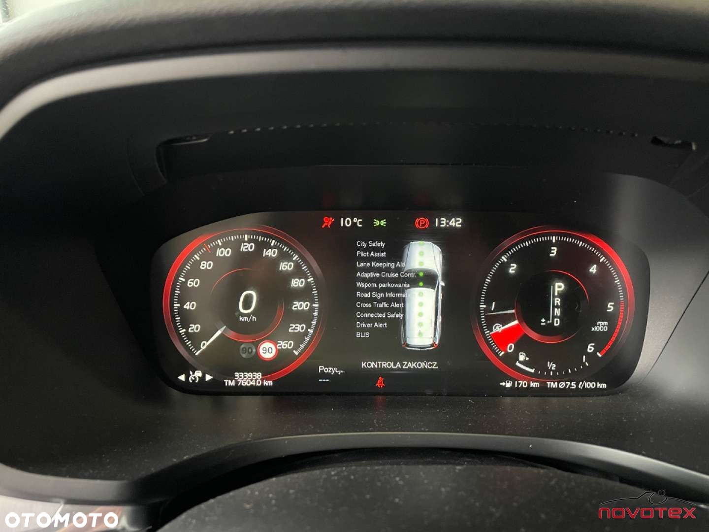 Volvo V60 D3 Momentum Pro - 13