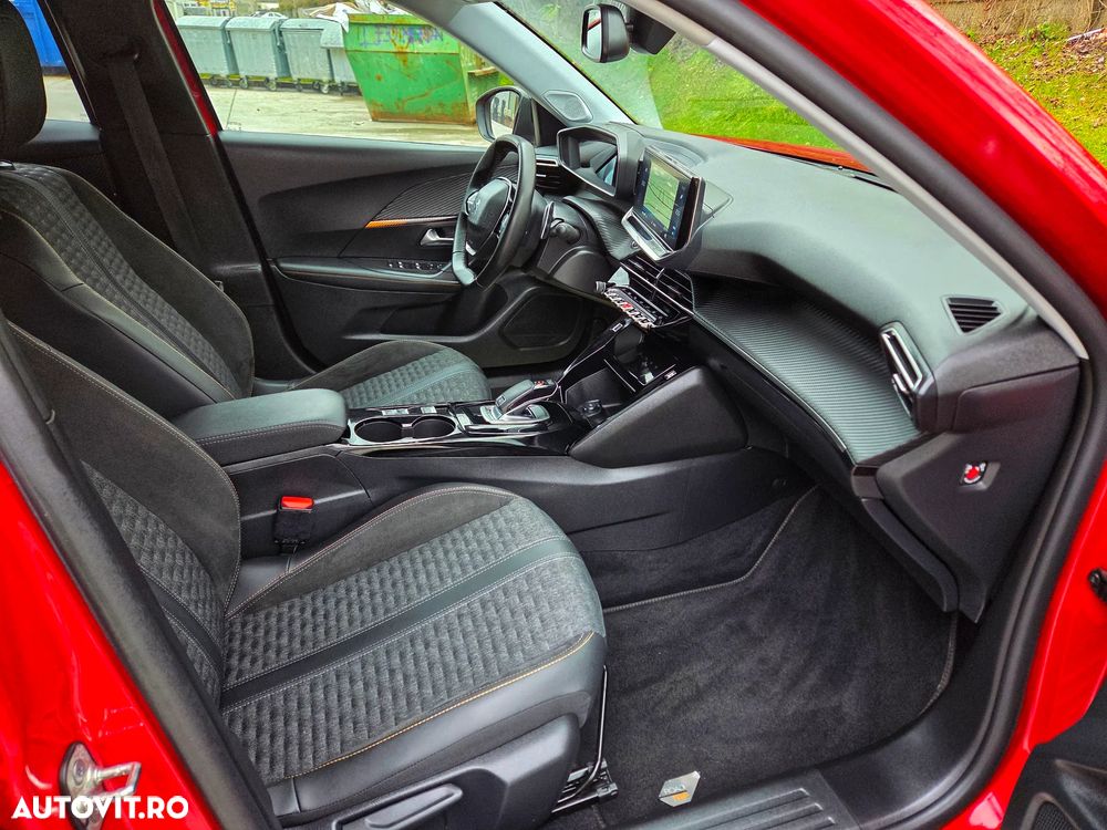 Peugeot 2008 1.5 BlueHDI 130 S&S EAT8 GT - 23