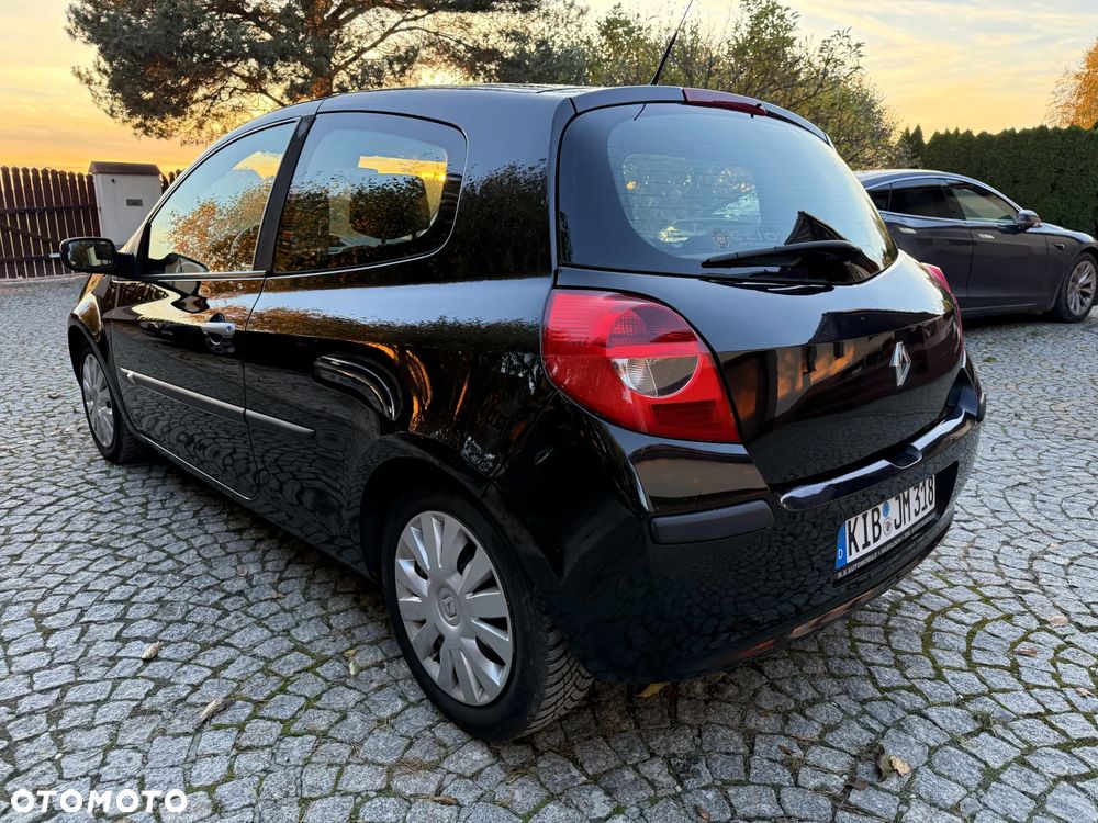 Renault Clio - 18