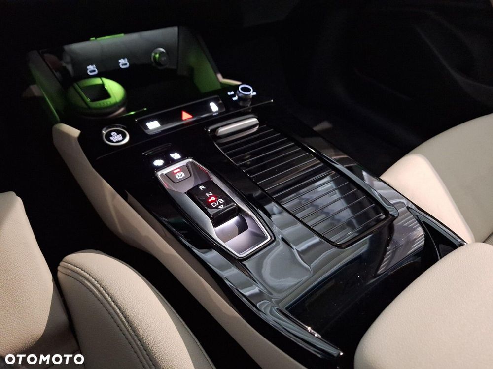 Audi Q6 e-tron - 19