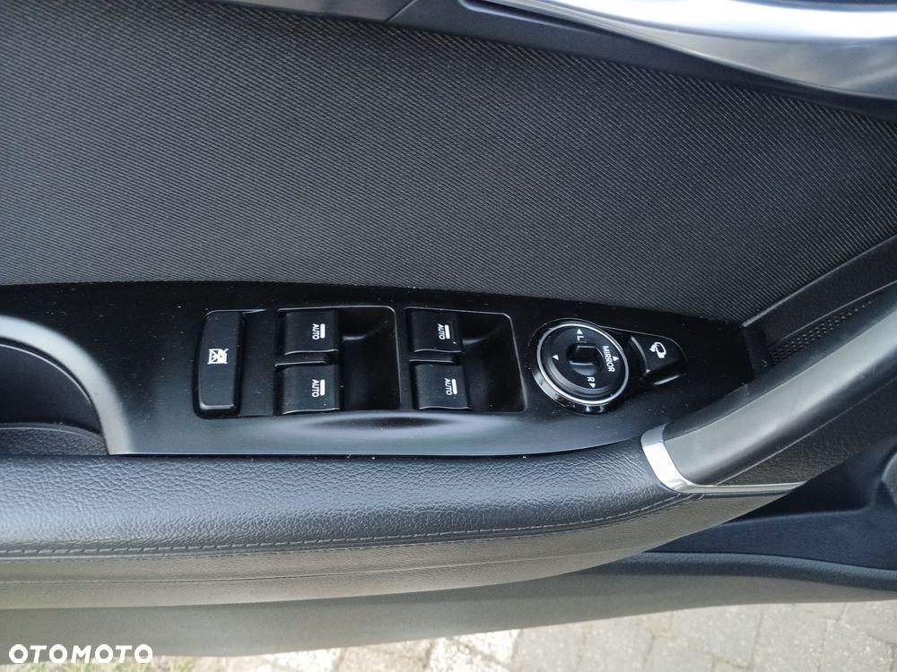 Hyundai i40 i40cw 1.7 CRDi Fifa World Cup Edition - 11