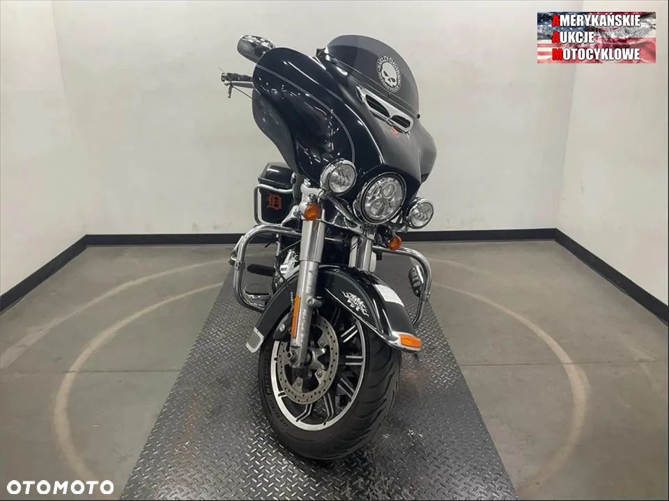 Harley-Davidson FLHTCU Ultra - 4