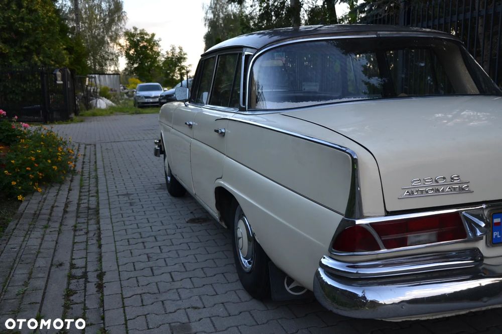 Mercedes-Benz W111 - 7