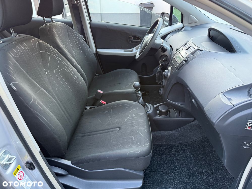 Toyota Yaris 1.33 2010 - 21