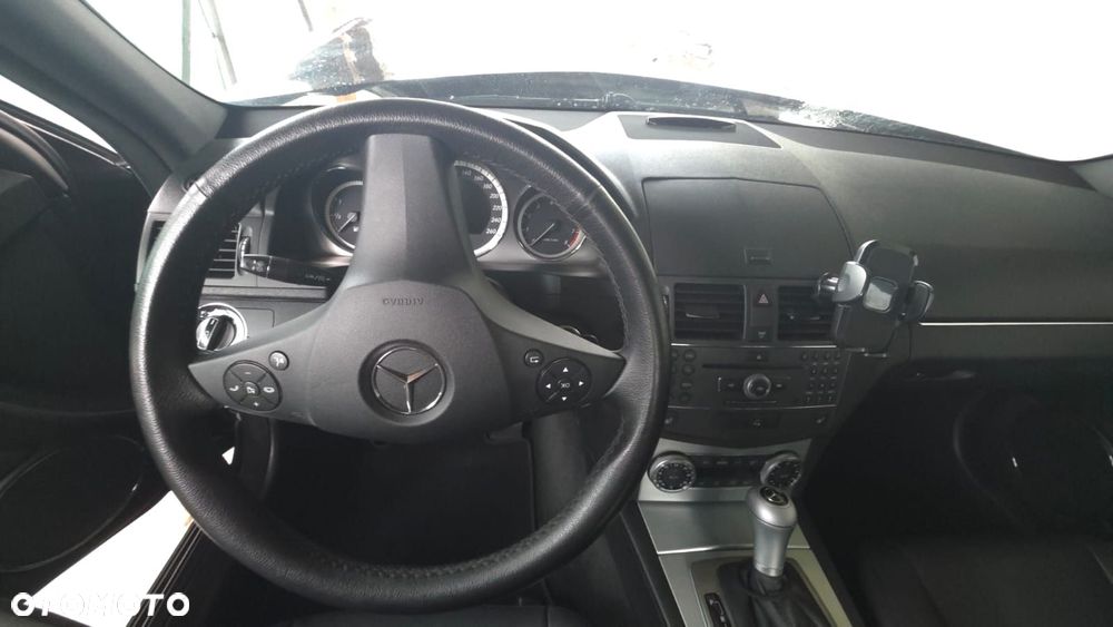 Mercedes-Benz Klasa C 300 7G-TRONIC Avantgarde - 16