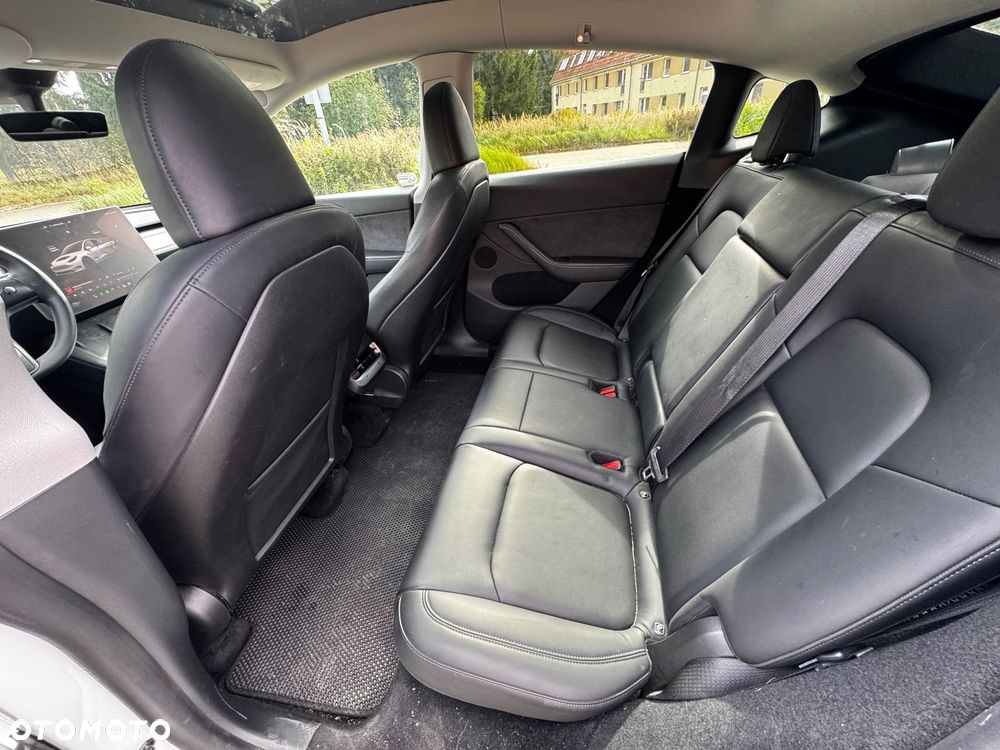 Tesla Model Y Performance AWD - 19