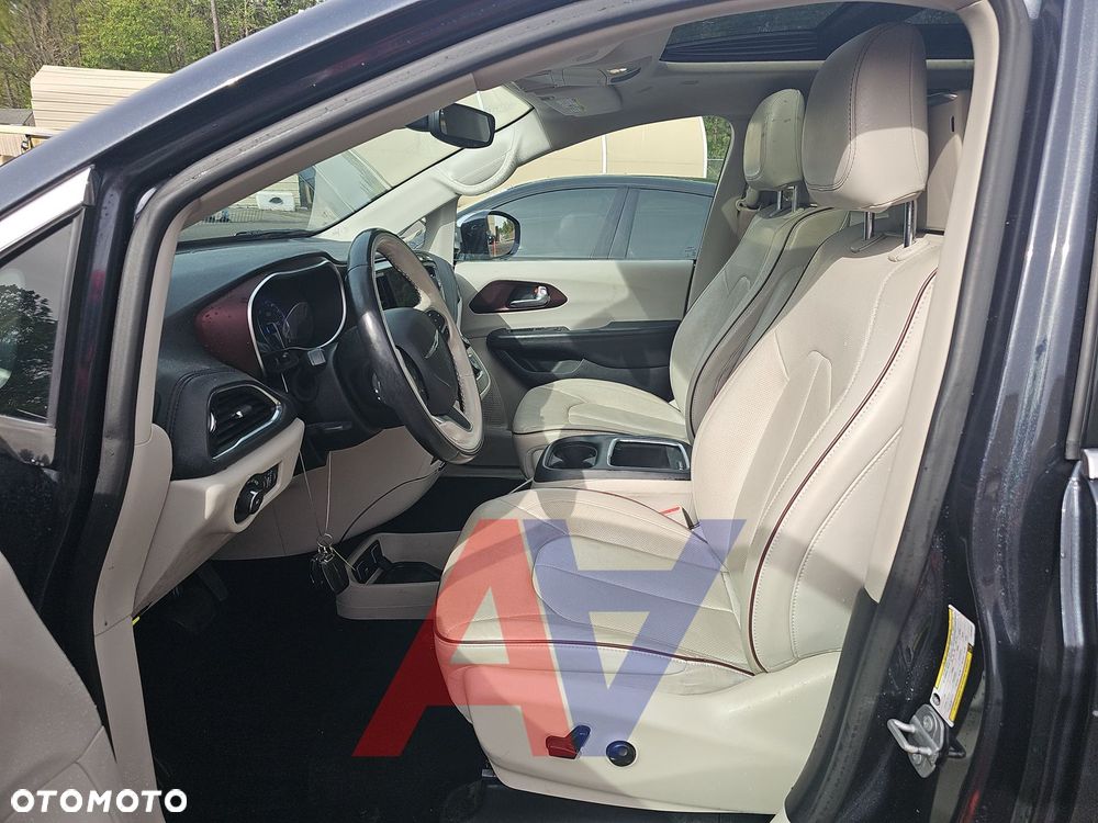 Chrysler Pacifica - 9