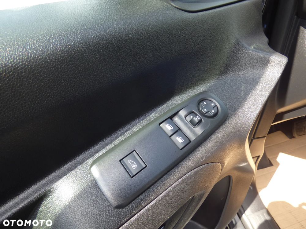 Peugeot PARTNER AUTOMAT DIESEL BLUEHDI 130 KM S&S EAT8 - 25