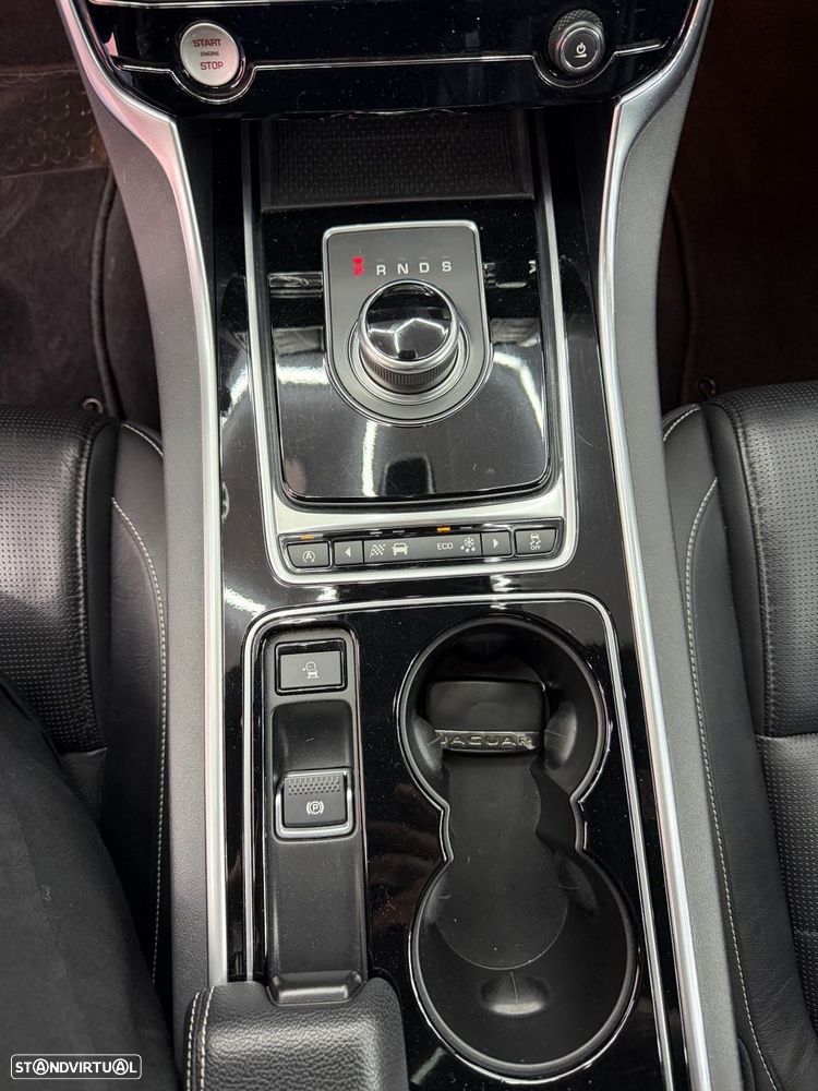 Jaguar XE 2.0 D R-Sport Aut. - 9