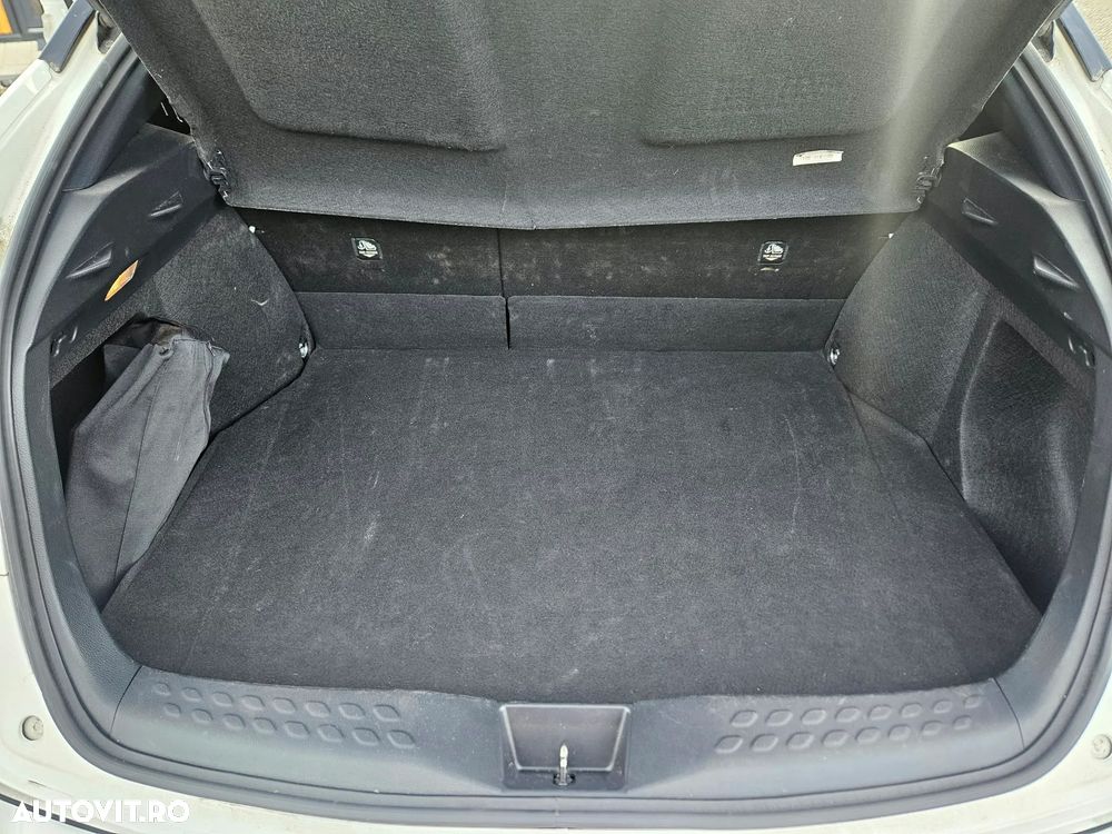 Toyota C-HR 1.8 HSD 4x2 CVT C-enter - 12