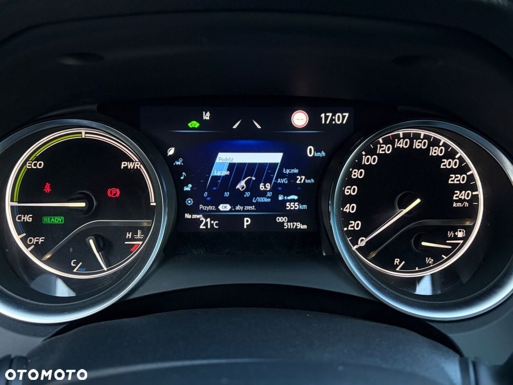 Toyota Camry 2.5 Hybrid Comfort CVT - 26