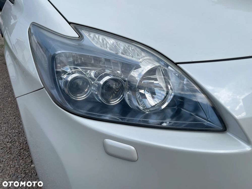 Toyota Prius (Hybrid) Executive - 33