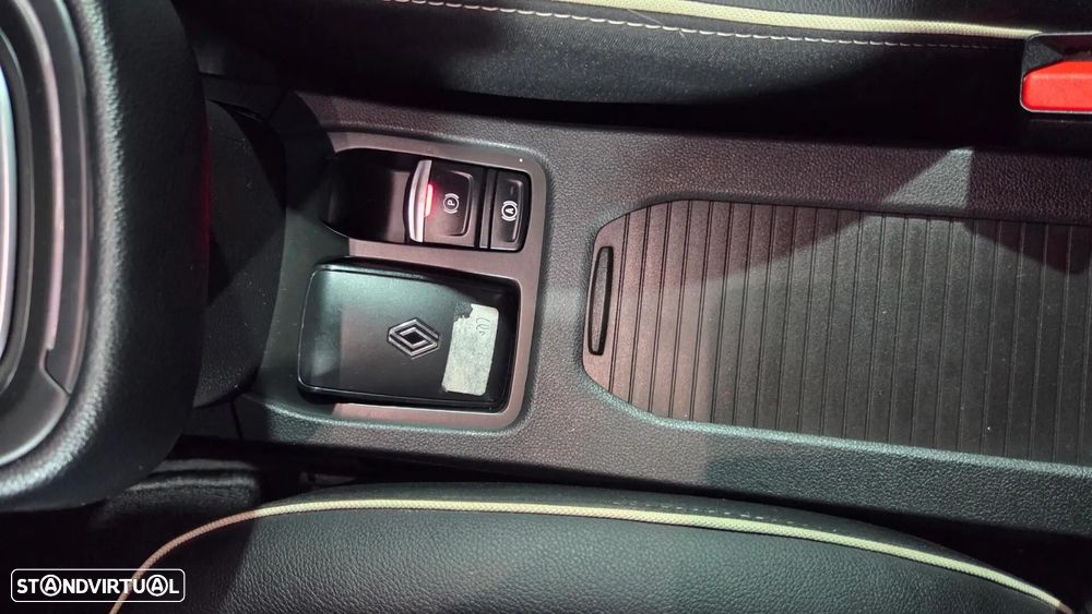 Renault Clio 1.0 TCe Techno - 35