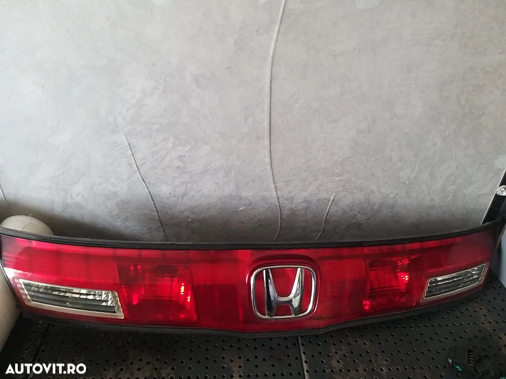 Stop tripla lampa centru haion honda civic 8 13216721 - 1