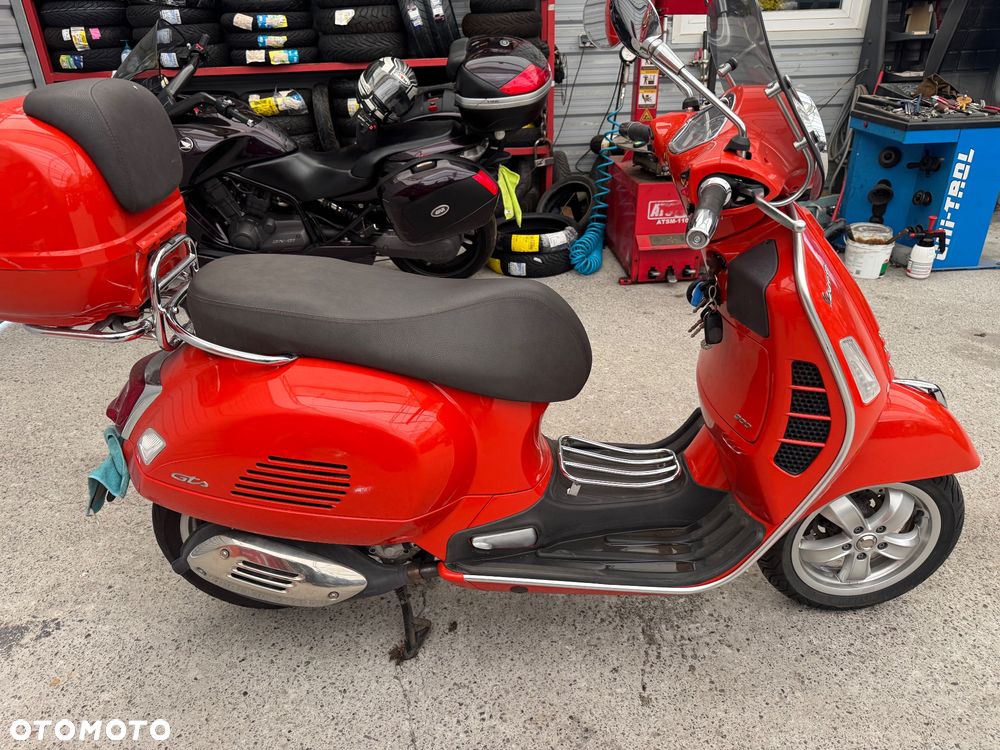 Vespa GTS - 8