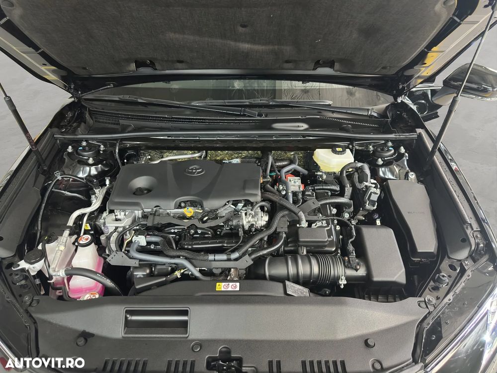 Toyota Camry 2.5 HEV Luxury - 30