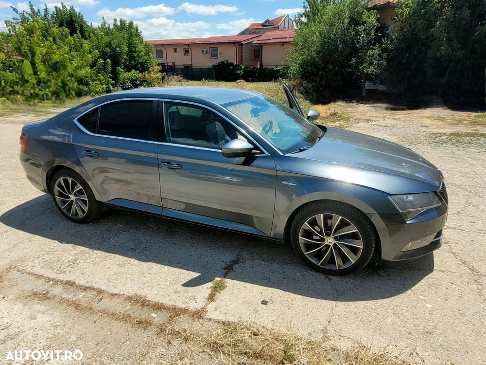 Skoda Superb 2.0 TDI DSG 4X4 Laurin & Klement - 1