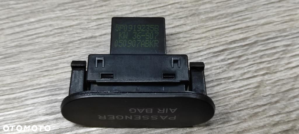 LAMPKA KONTROLKA AIRBAG 5P0919235B ALTEA TOLEDO III - 3