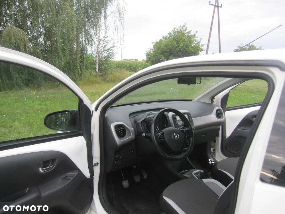 Toyota Aygo x-play club - 7