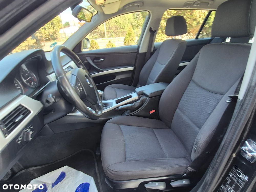 BMW Seria 3 320d - 24