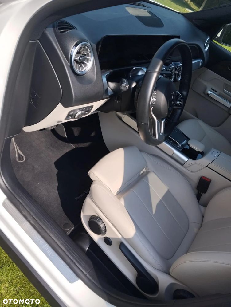 Mercedes-Benz GLB 250 4-Matic 8G-DCT - 7