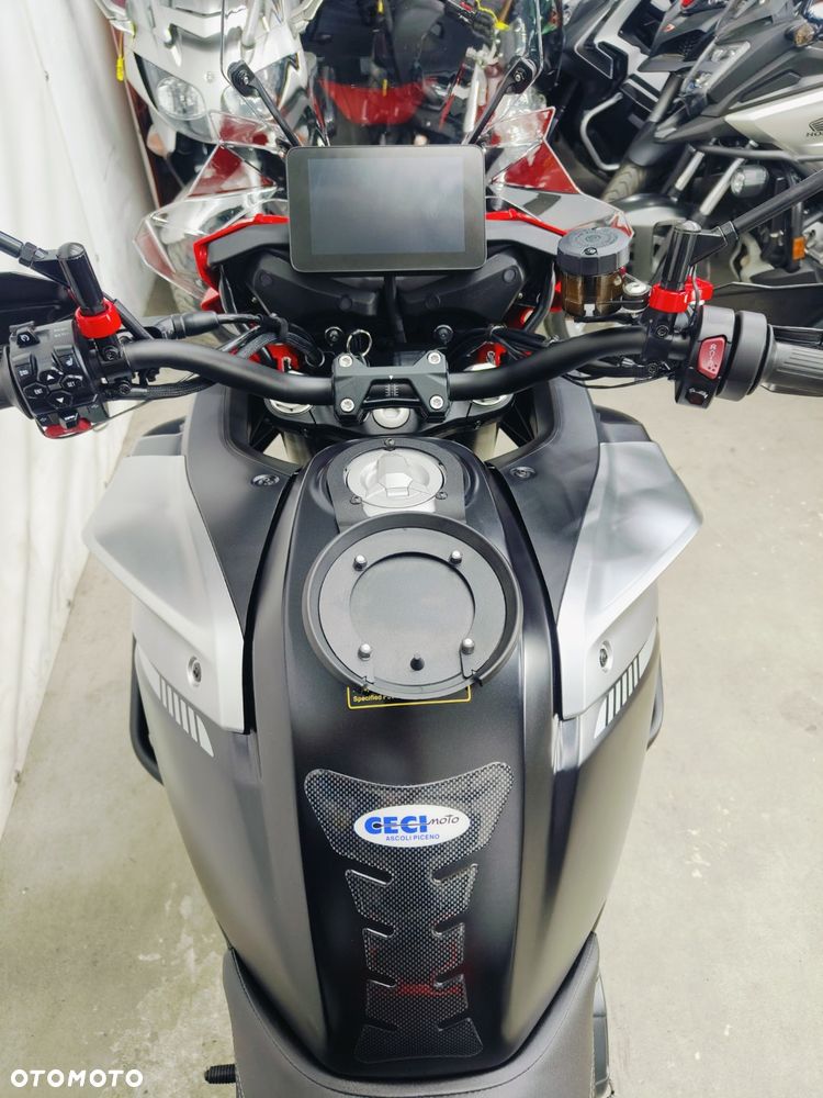 QJMOTOR 900 SX - 13