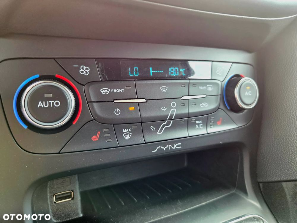 Ford Focus 1.0 EcoBoost Titanium - 16