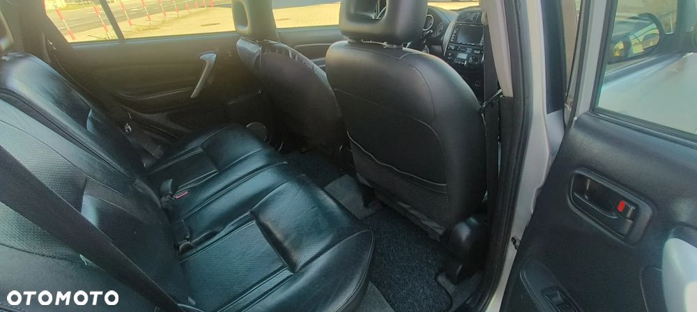 Toyota RAV4 2.0 D-4D 4x4 - 20