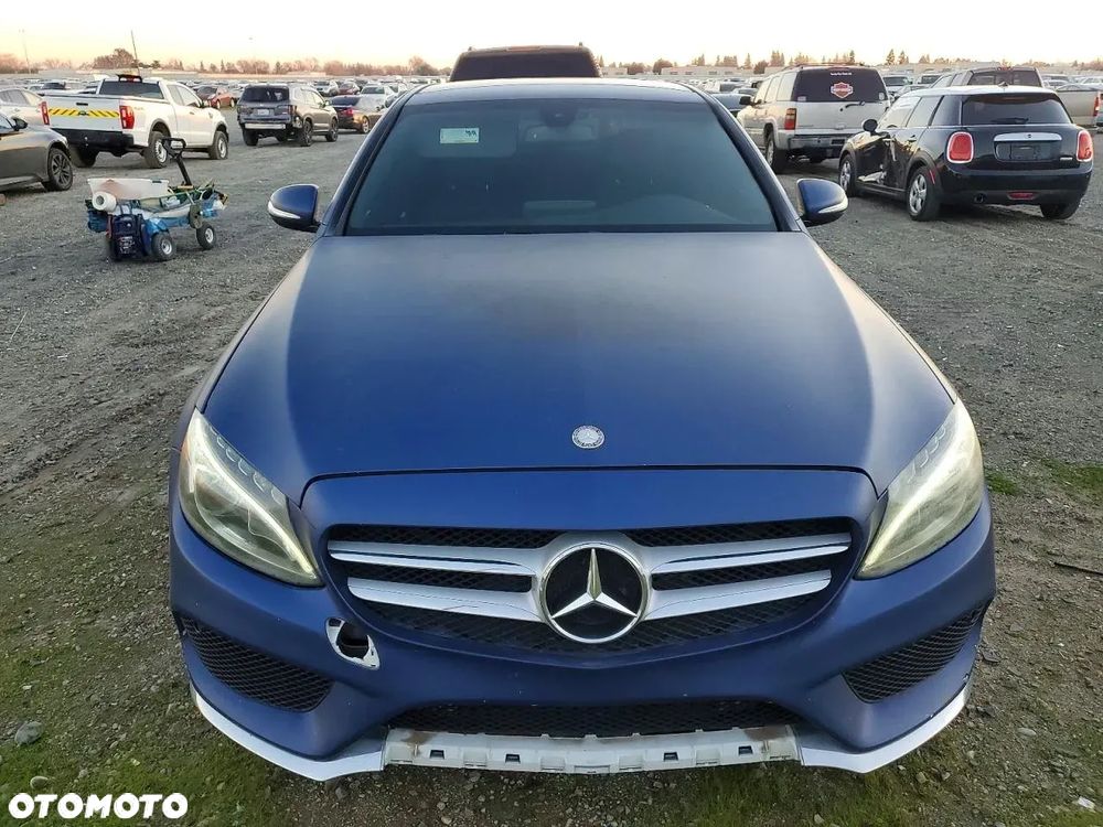 Mercedes-Benz Klasa C 300 9G-TRONIC - 5