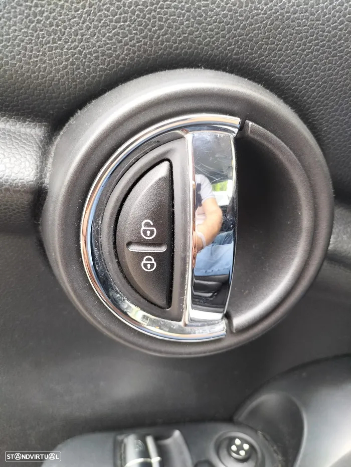 MINI 3 Portas One D - 21