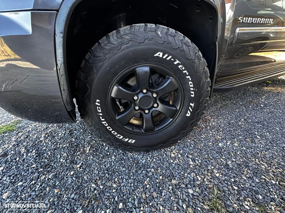 Chevrolet Suburban - 8