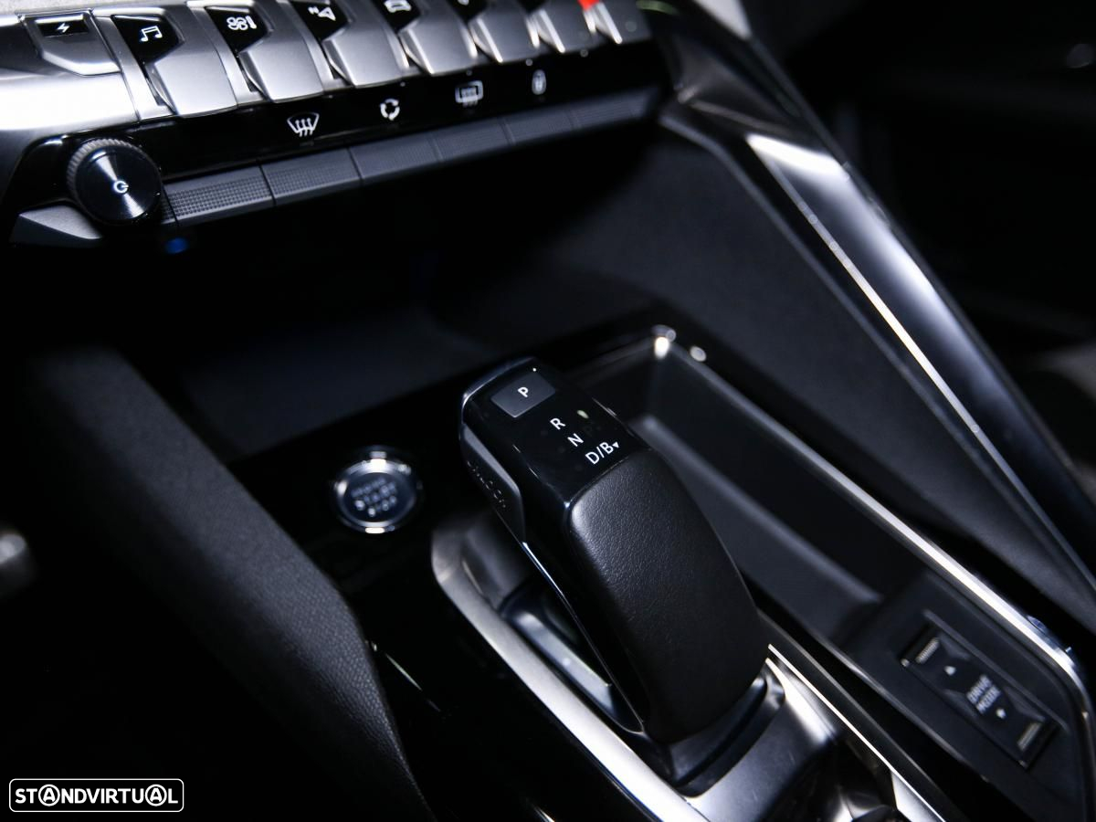 Peugeot 3008 1.6 Hybrid GT e-EAT8 - 17