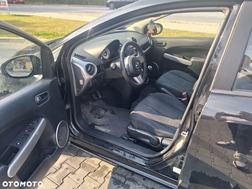 Mazda 2 - 6