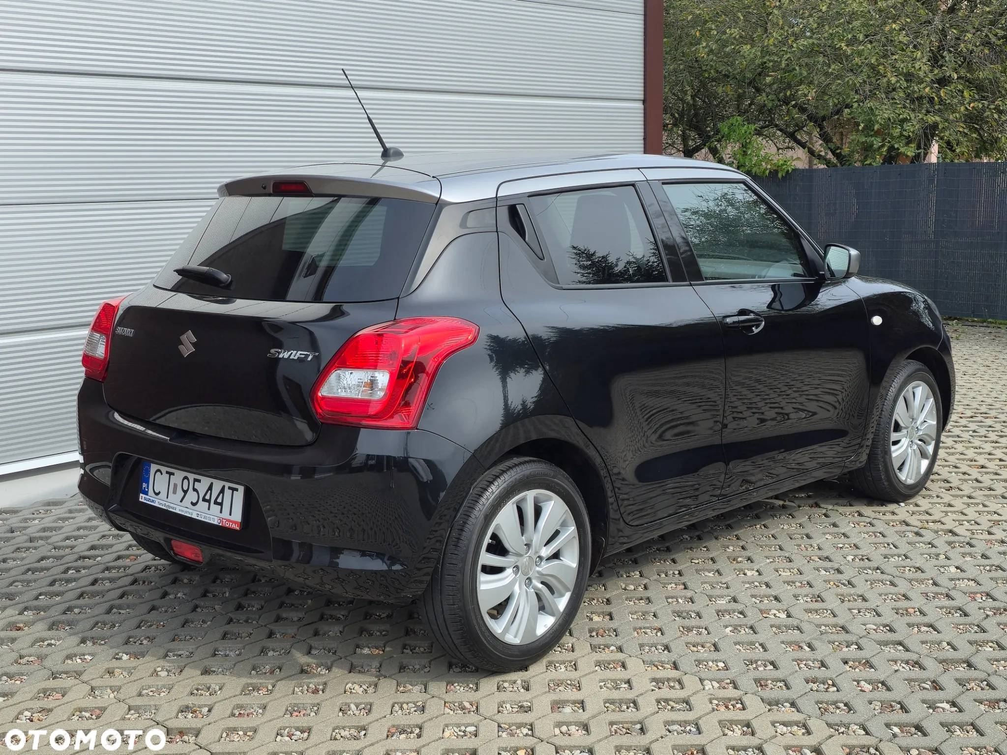 Suzuki Swift 1.2 Premium Plus - 5