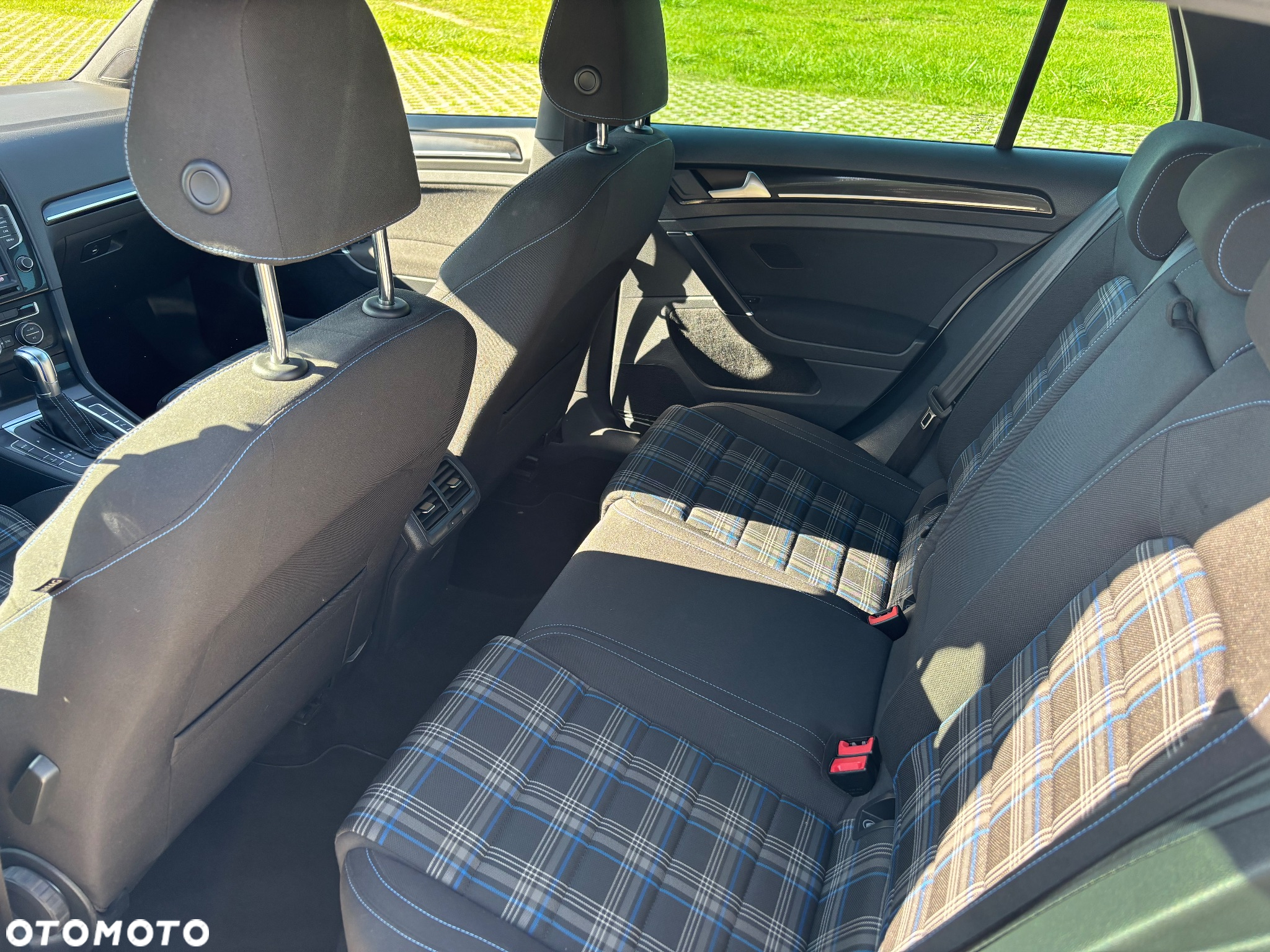 Volkswagen Golf - 24