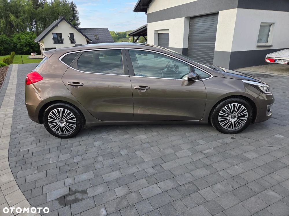 Kia Ceed 1.6 GDI ISG Platinum Edition - 4