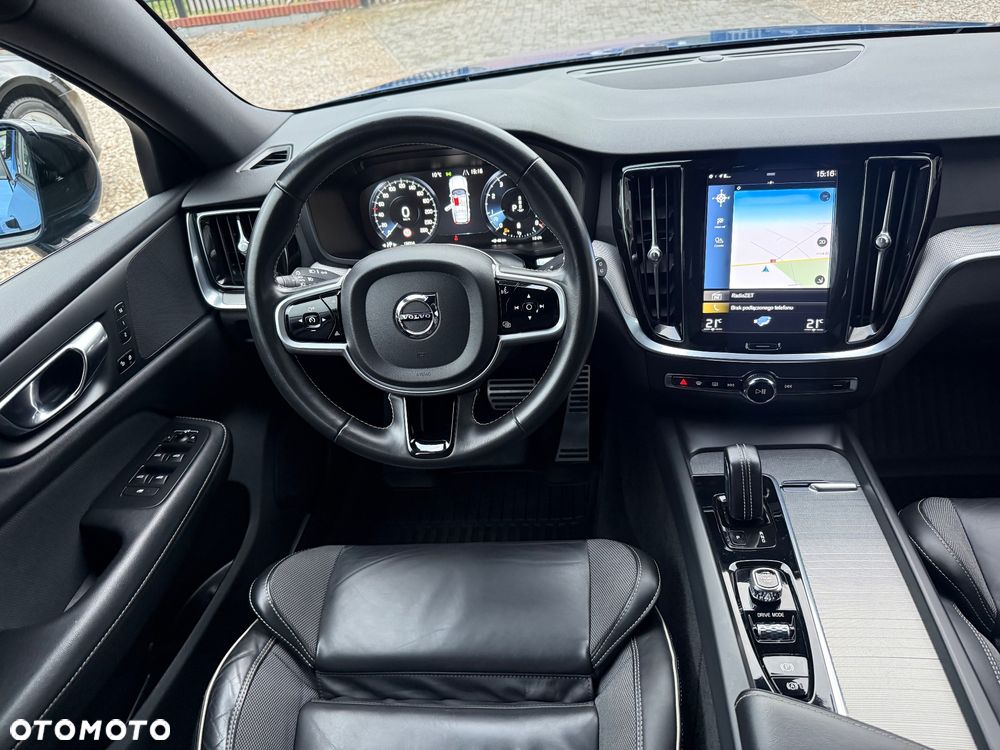 Volvo V60 B4 B R-Design - 9