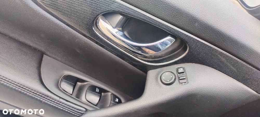 Nissan X-Trail 1.6 DCi N-Connecta 2WD 7os - 31