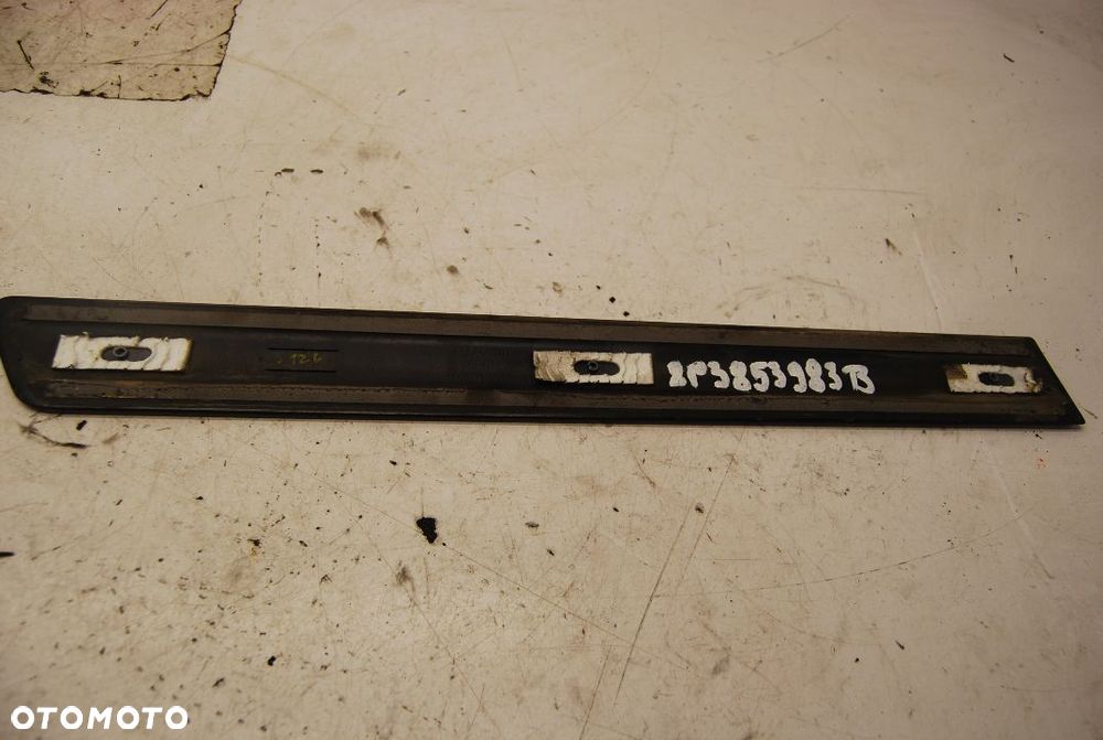 LISTWA BŁOTNIKA LEWY PRAWY TYŁ 8P3853983B 8P3853984 AUDI A3 8P 3D LZ9Y/ LY3J/ LY9B/ LY7W 8P3853983C - 3