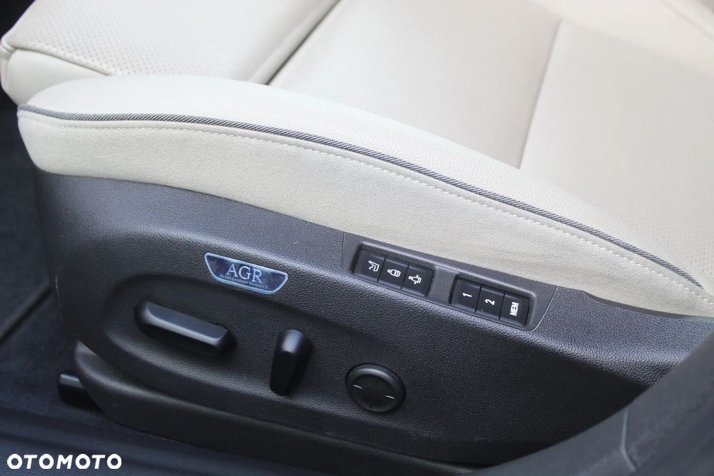 Opel Insignia - 19