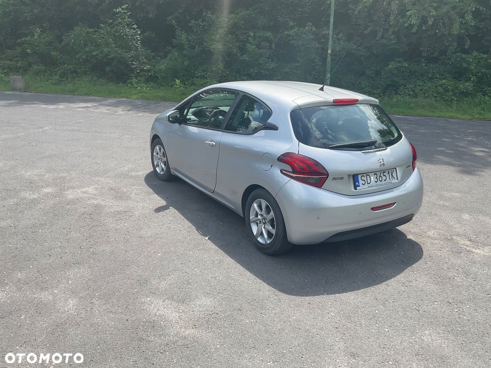 Peugeot 208 - 29